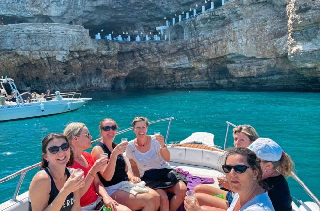 Polignano a Mare: Speedboat Cruise to Caves With Aperitif - Onboard Aperitif Experience