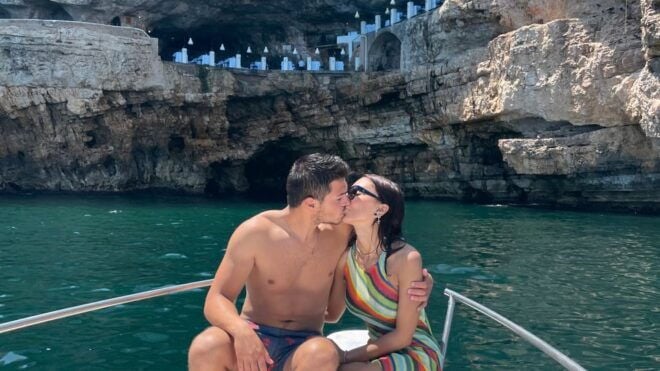 Polignano a Mare: Speedboat Cruise to Caves With Aperitif - Local Skipper and Crew