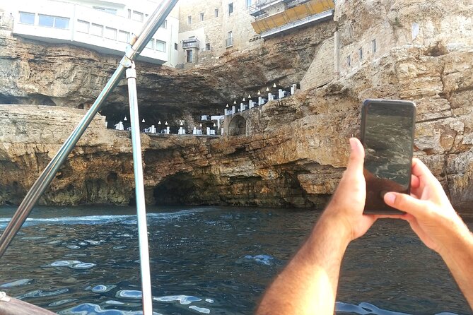 POLIGNANO by BOAT: Amazing Sea Caves and Free Drinks! - Background