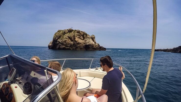 Polignano: Guided Coastline & Caves Cruise With Swim Break - Experience
