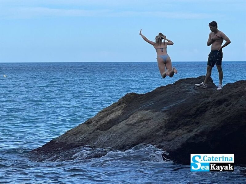 Polignano kayak tour + swimming stop in cave - In The Sum Up