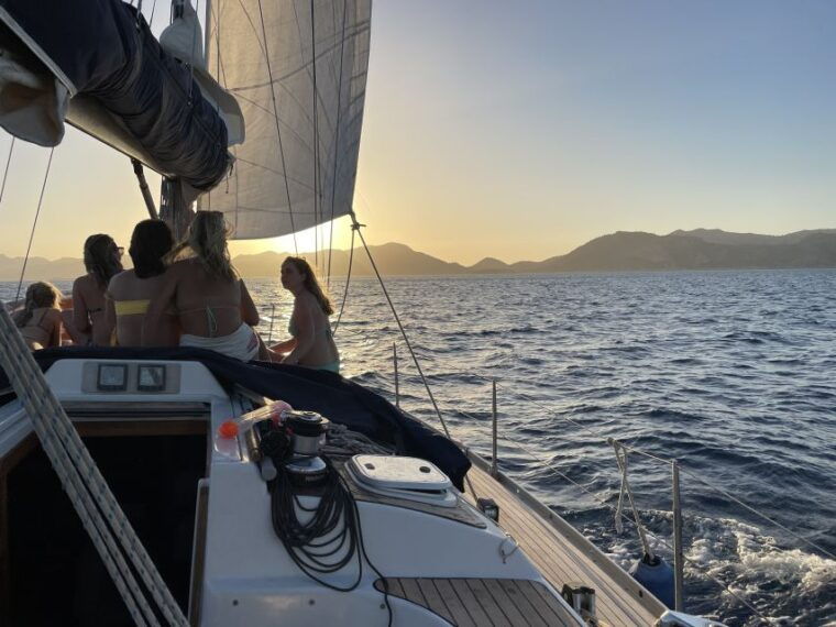 Pollenca/Alcudia: Day Sailing Cap De Formentor - Onboard Amenities and Experiences