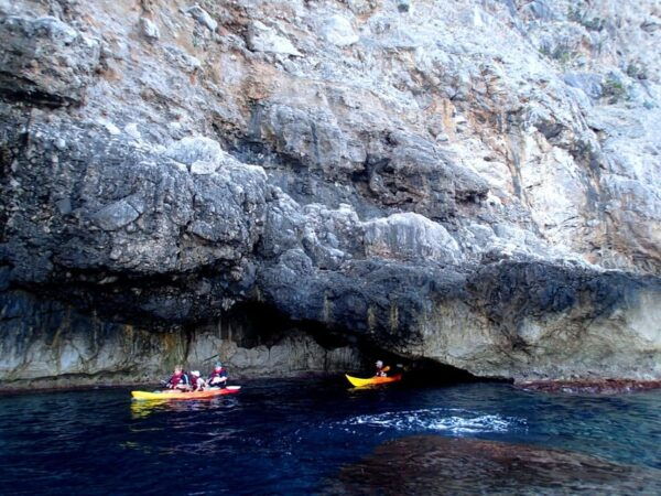 Pollença: Kayak Discovery – Snorkeling and Caves - Safety and Accessibility