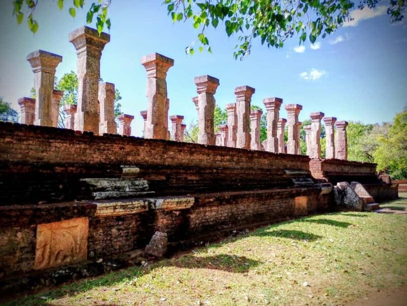 Polonnaruwa: Ancient City Sightseeing Guided Tour - Exploring Polonnaruwa: What You Can Expect