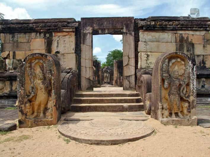 Polonnaruwa: Guided Cycling Tour With Tuk Tuk Transfers - Good To Know