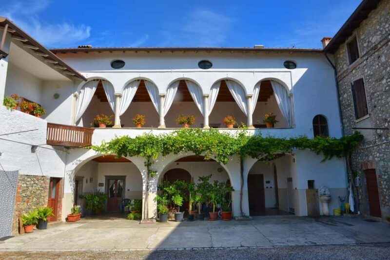 Polpenazze: Winery Tour with 4 Valtenesi Rosè Wines and Food - Practical Details and Experience Value