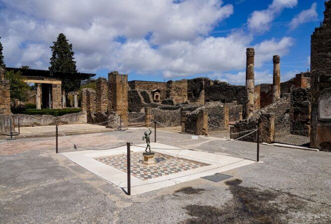 Pompei: Private Tour of Pompeii With Lunch & Wine Tasting - Restrictions