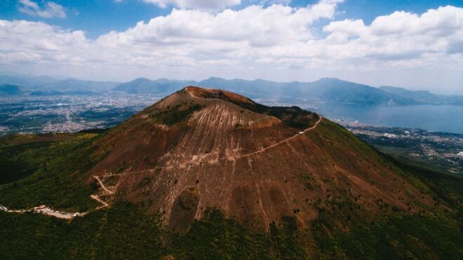 Pompei & Vesuvius Private Day With Stop Lunch in the Winery - Highlights and Experiences