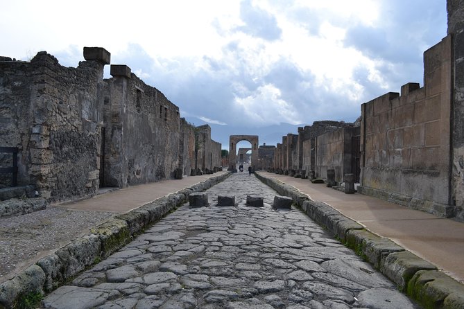 Pompeii and Herculaneum Led by an Archaeologist With Private Transport - Common Questions