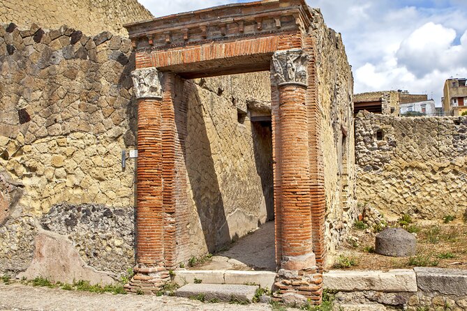 Pompeii and Herculaneum Small Group Tour With an Archaeologist - Tour Logistics