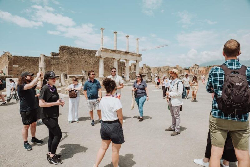 Pompeii and Oplontis: Small Group Tour With an Archaeologist - Detailed Itinerary
