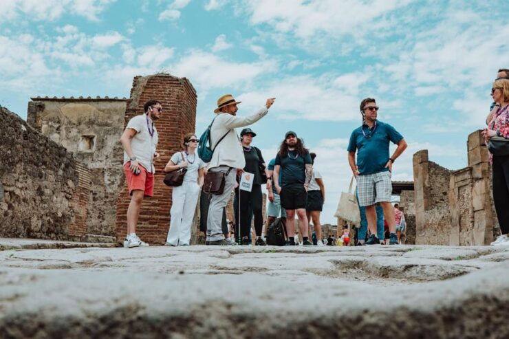 Pompeii and Oplontis: Small Group Tour With an Archaeologist - Itinerary and Highlights