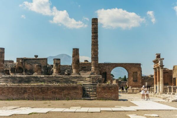 Pompeii: Archaeological Park Tour With Skip-The-Line Entry - Learn About Pompeiis History From an Archaeologist Guide