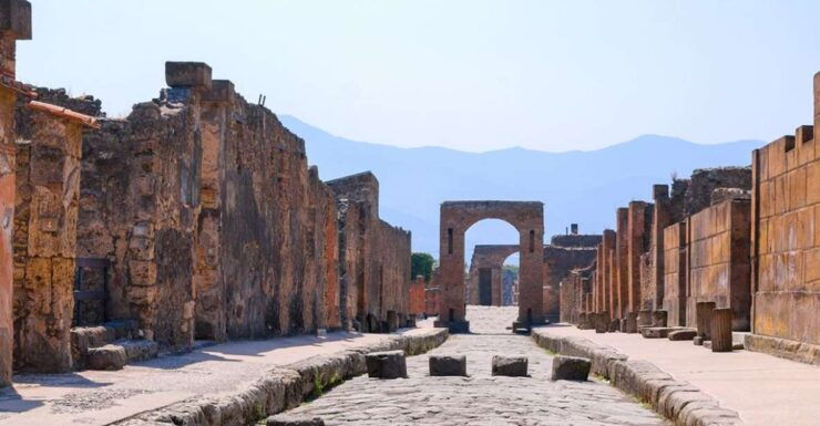 Pompeii: Archaeological Site Entry and Guided Tour - Experience Highlights of Pompeii Tour