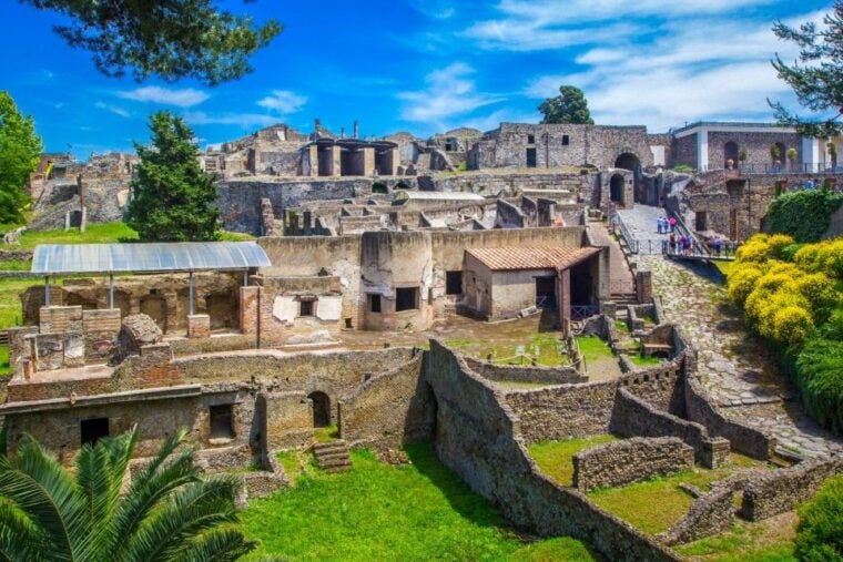 Pompeii: Day Tour of Pompeii and Vesuvius with Bus Transfer - The Sum Up: Is This Tour Right for You?