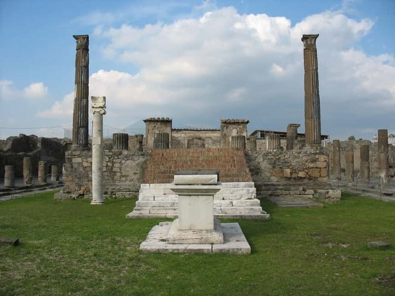 Pompeii: Group Tour with an Archeologist Guide - Who Will Love This Tour?