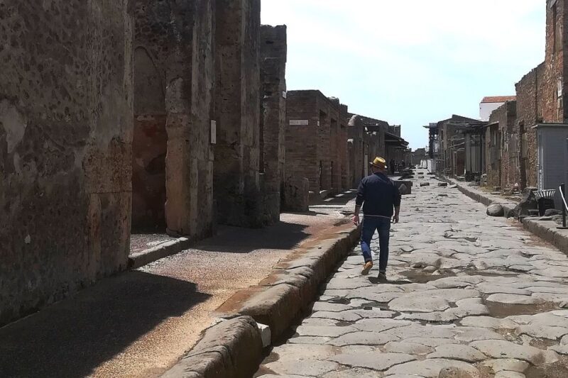 Pompeii: Guided Tour with Archaeologist with max. 12 People - Good To Know