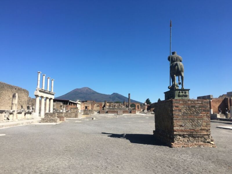 Pompeii: Guided Tour with Archaeologist with max. 12 People - FAQs