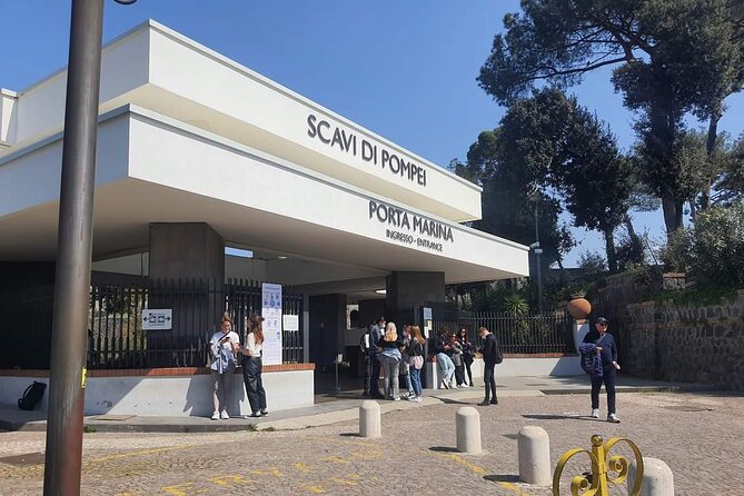 Pompeii Herculaneum - Exploring Roman Life and Discoveries