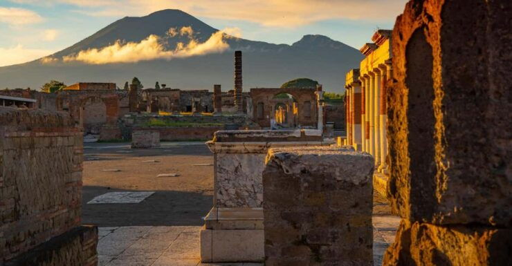 Pompeii: Luggage Storage Service Close to the Entrance - Good To Know