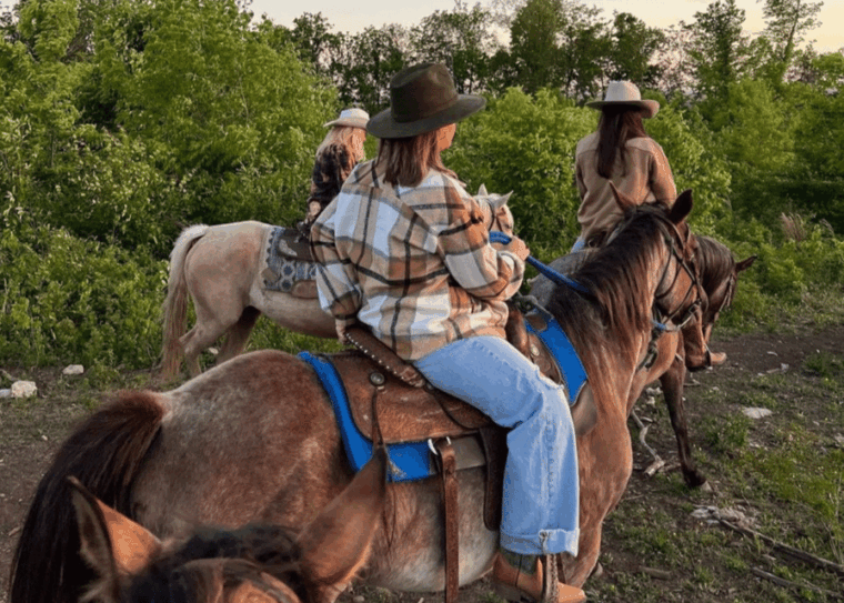 Pompeii: Mount Vesuvius Night Horseback Ride and Italian BBQ - The BBQ Dinner Experience