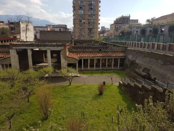 Pompeii: Oplontis Small Group Tour With an Archaeologist - Customer Feedback