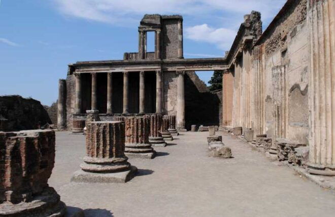 Pompeii - Private Historic Walking Tour - Meeting Point and Guide