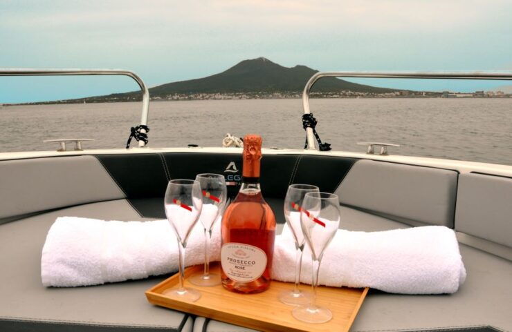 Pompeii: Private Sunset Cuise With Prosecco and Limoncello - Experience Description