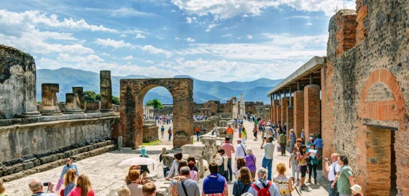 Pompeii: Private Tour with Hotel Pickup and Entry Ticket - Breakdown of the Itinerary