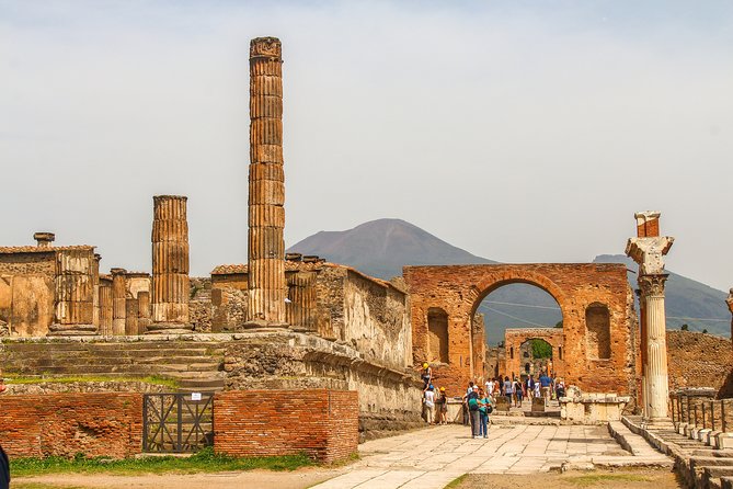 Pompeii Reserved Entrance & Multimedia Video - Common Questions