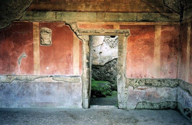 Pompeii Ruins & Vesuvius Winery From Sorrento or Positano - Exploring Pompeiis History
