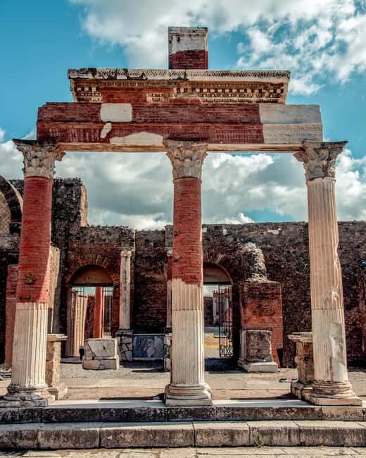 Pompeii: Skip-the-Line Entry Ticket WITH TOUR GUIDE AND TRANSPORTATION - Practical Tips for Visitors