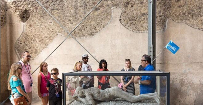 Pompeii: Skip the Line Small Group Expert Guided Tour - Itinerary