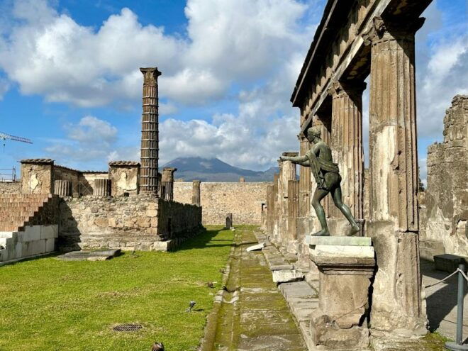 Pompeii: Skip the Line Ticket + Guided Group Tour - Meeting Point Information