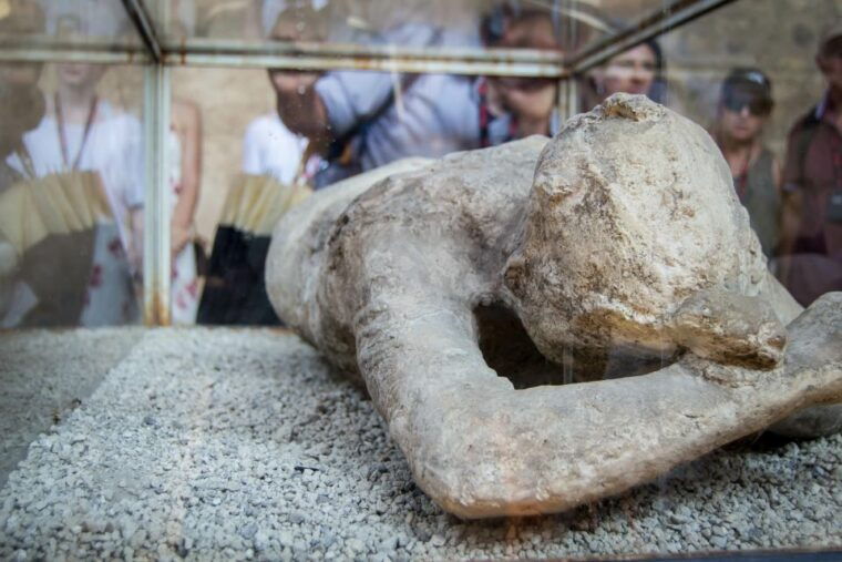 Pompeii Skip-The-Line Tkt +Transfer From Naples - Audio Guide and Navigation Options