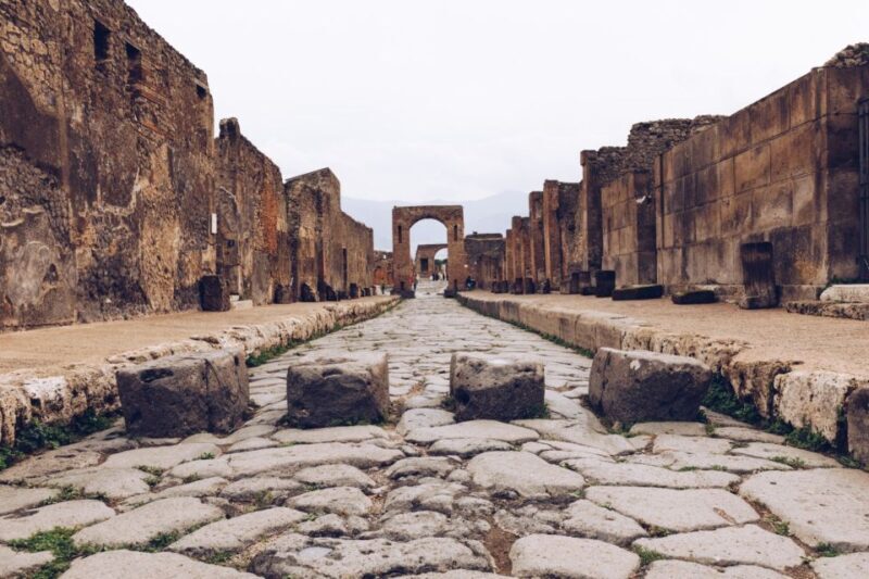 Pompeii Skip-The-Ticket-Line Tour with an Archeologist - Good To Know