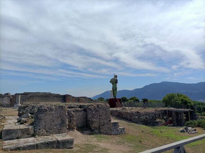 Pompeii: Small-Group Guided Tour With Skip-The-Line Entry - Activity Features