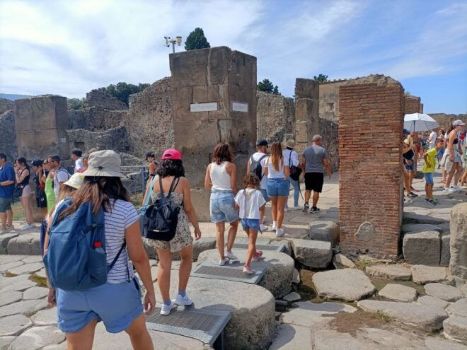 Pompeii: Small-Group Guided Tour With Skip-The-Line Entry - Important Information