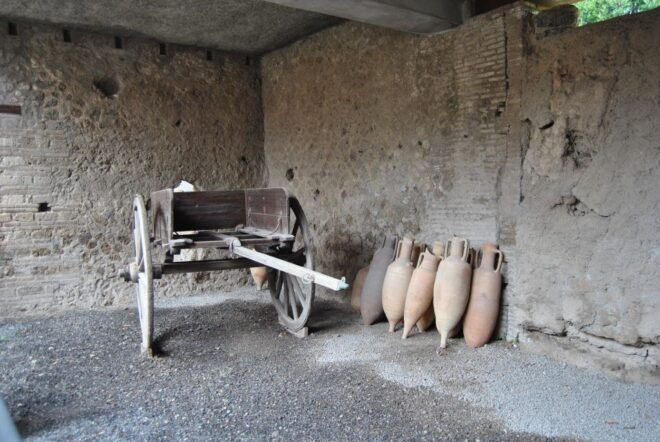 POMPEII SMALL GROUP MAXIMUM 8 PEOPLE - Meeting Point and Important Information