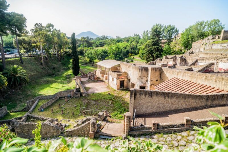 Pompeii: Small Group Tour with an Archaeologist - Practical Details & Tips for Visitors