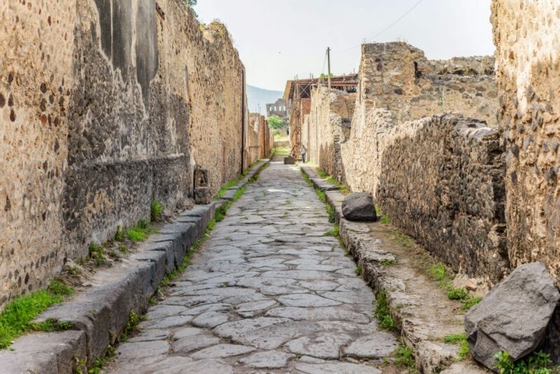 Pompeii: Small Group Tour with an Archaeologist - FAQ