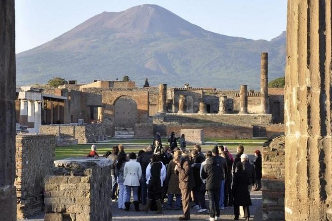 Pompeii Small Group Tour With an Archaeologist - Tour Details