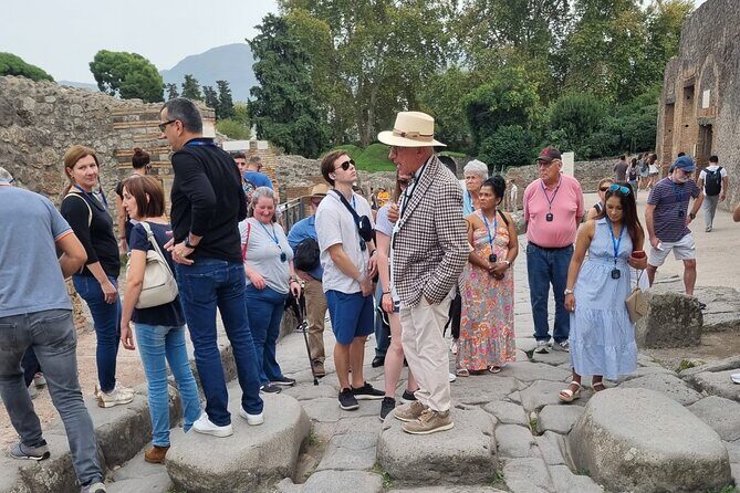 Pompeii small group tour with skip-the-line entrance included - Guide Quality & Experience
