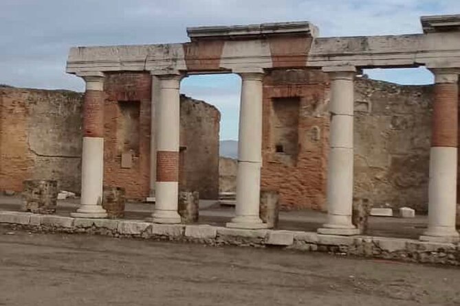 Pompeii Sorrento and Positano Tour With Pompeii Guide Included - Tour Location and Transportation