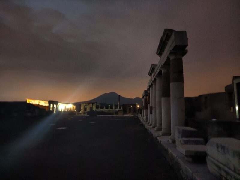 Pompeii Sunset tour for small group - What to Expect from the Pompeii Sunset Tour