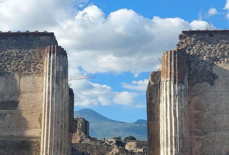 Pompeii: the Best Spot for Your Personal Card in Pompeii - Capturing History in Your Photos