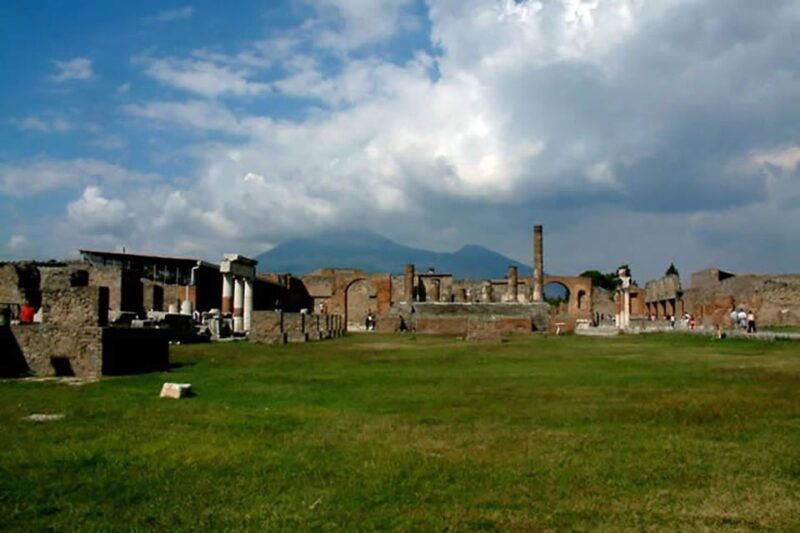 Pompeii: The Daily Life of Ancient Pompeii Private Tour - Who Should Consider This Tour?