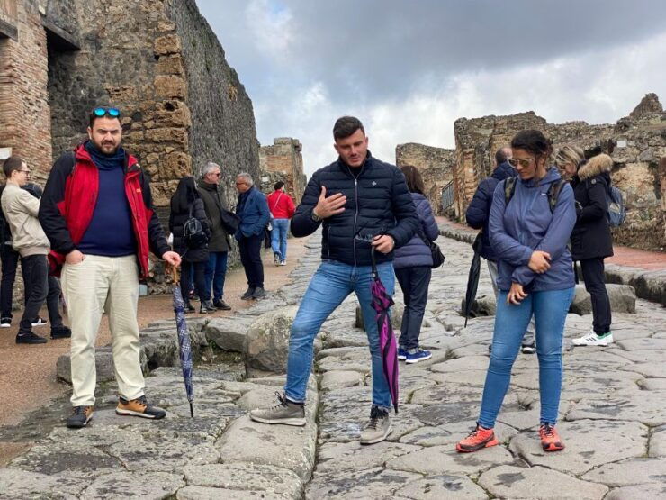 Pompeii: Tour in Neapolitan Language - Good To Know