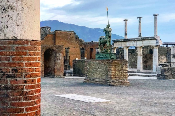 Pompeii Tour of 2 Hours and 30 Minutes With Archaeological Guide - Duration and Admission