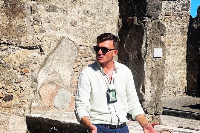 Pompeii Tour With LOCAL GUIDE and SKIP the LINE Entrance - Local Guide and Expertise